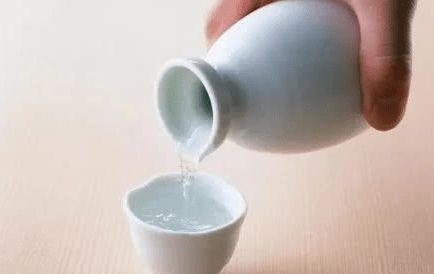 傷肝的3種酒再饞也別碰，不少人當成寶整箱囤，專家提醒喝咖啡替代有講究